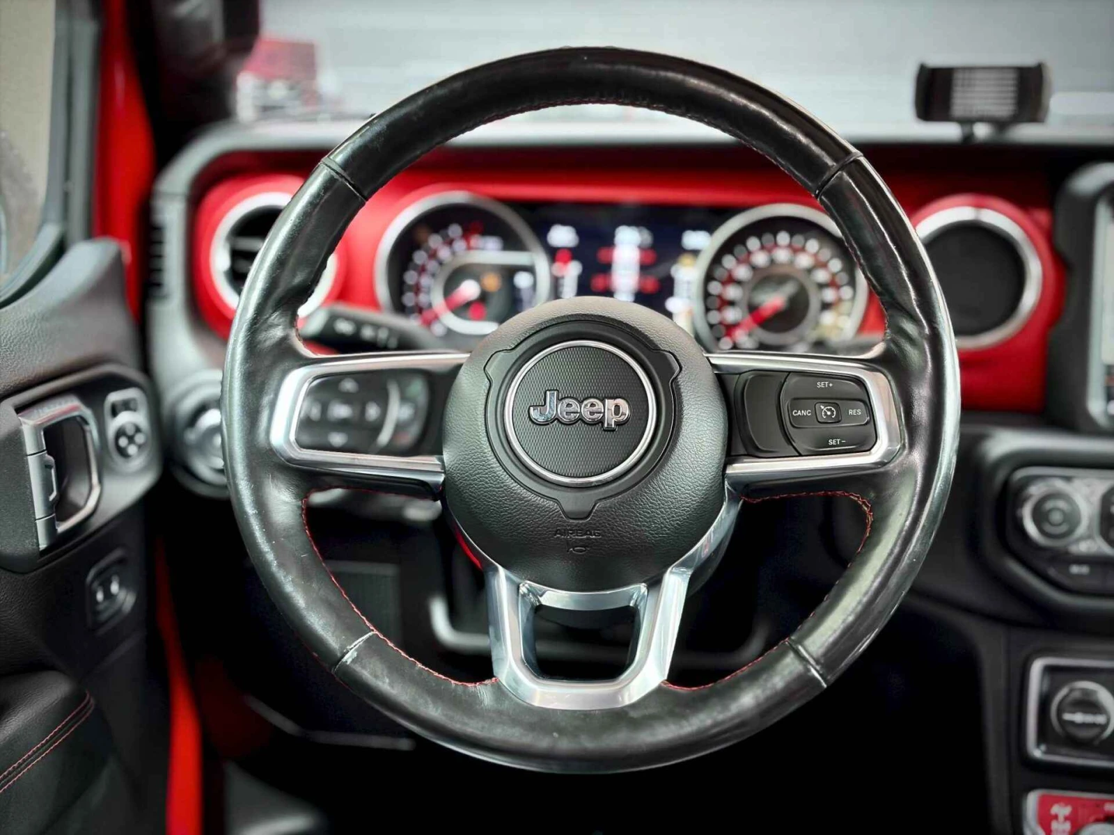 Jeep Wrangler Unlimited Rubicon | Clean Carfax, снимка 13 - Автомобили и джипове - 55827774