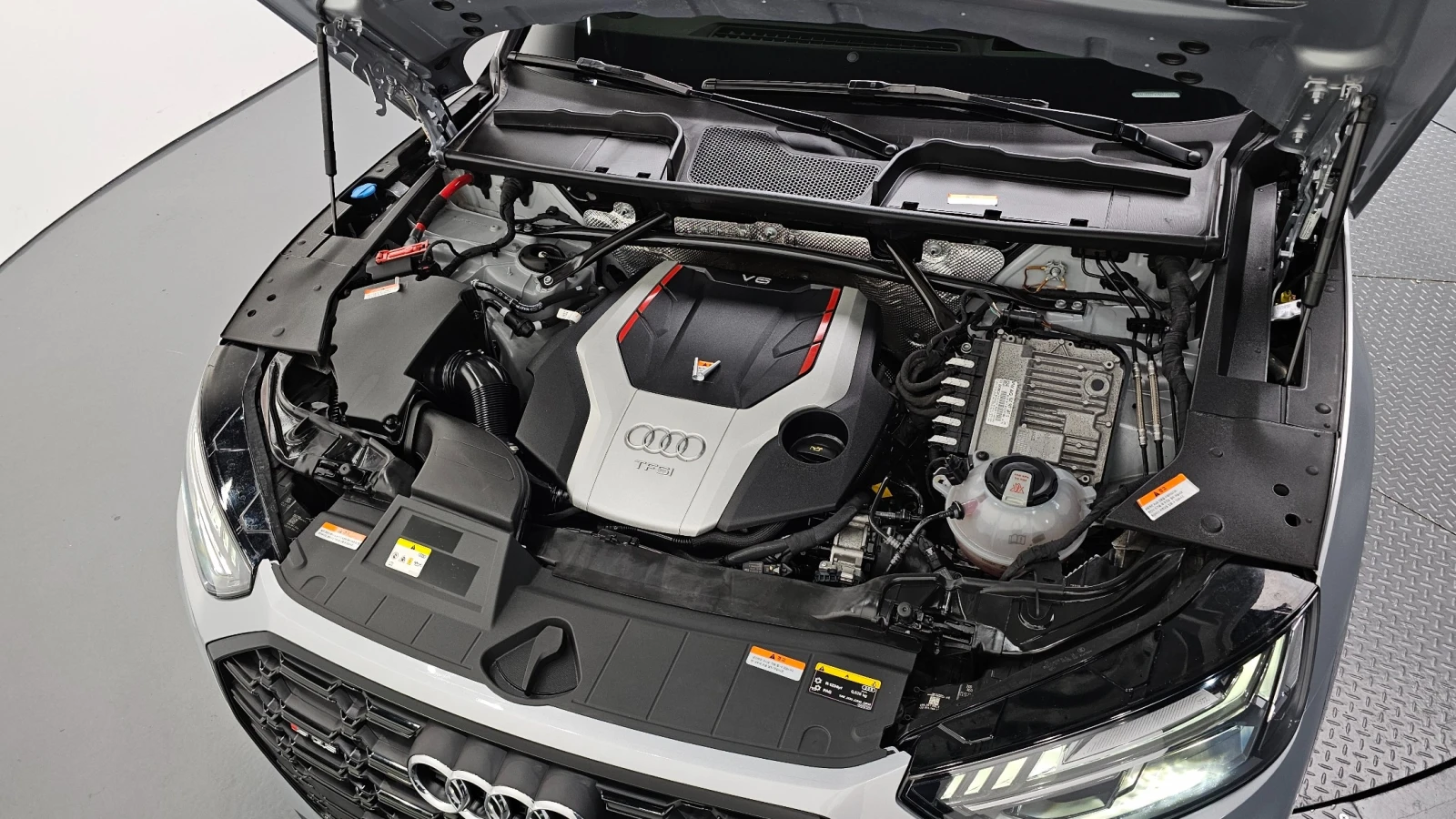 Audi SQ5 Quattro, снимка 5 - Автомобили и джипове - 55979593