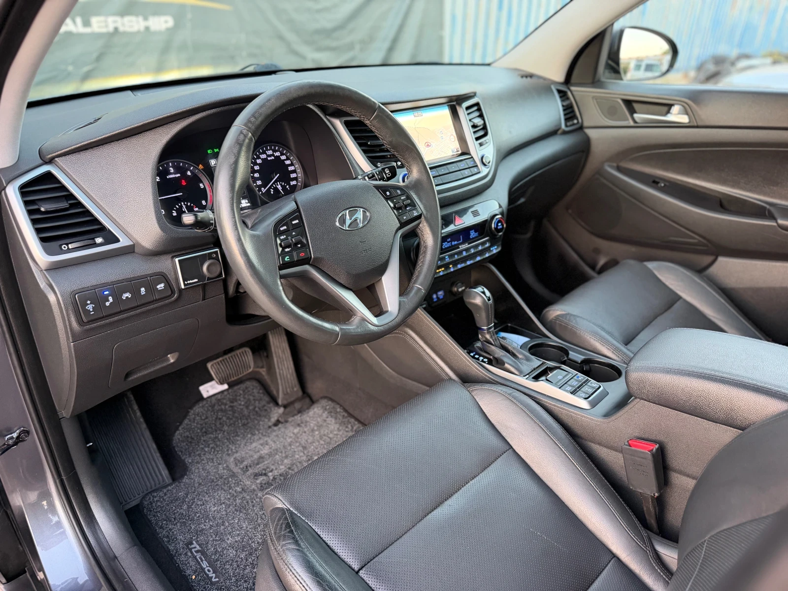 Hyundai Tucson 2.0CRDI* 4X4* PREMUIM* АВТОМАТИК, снимка 9 - Автомобили и джипове - 56121722
