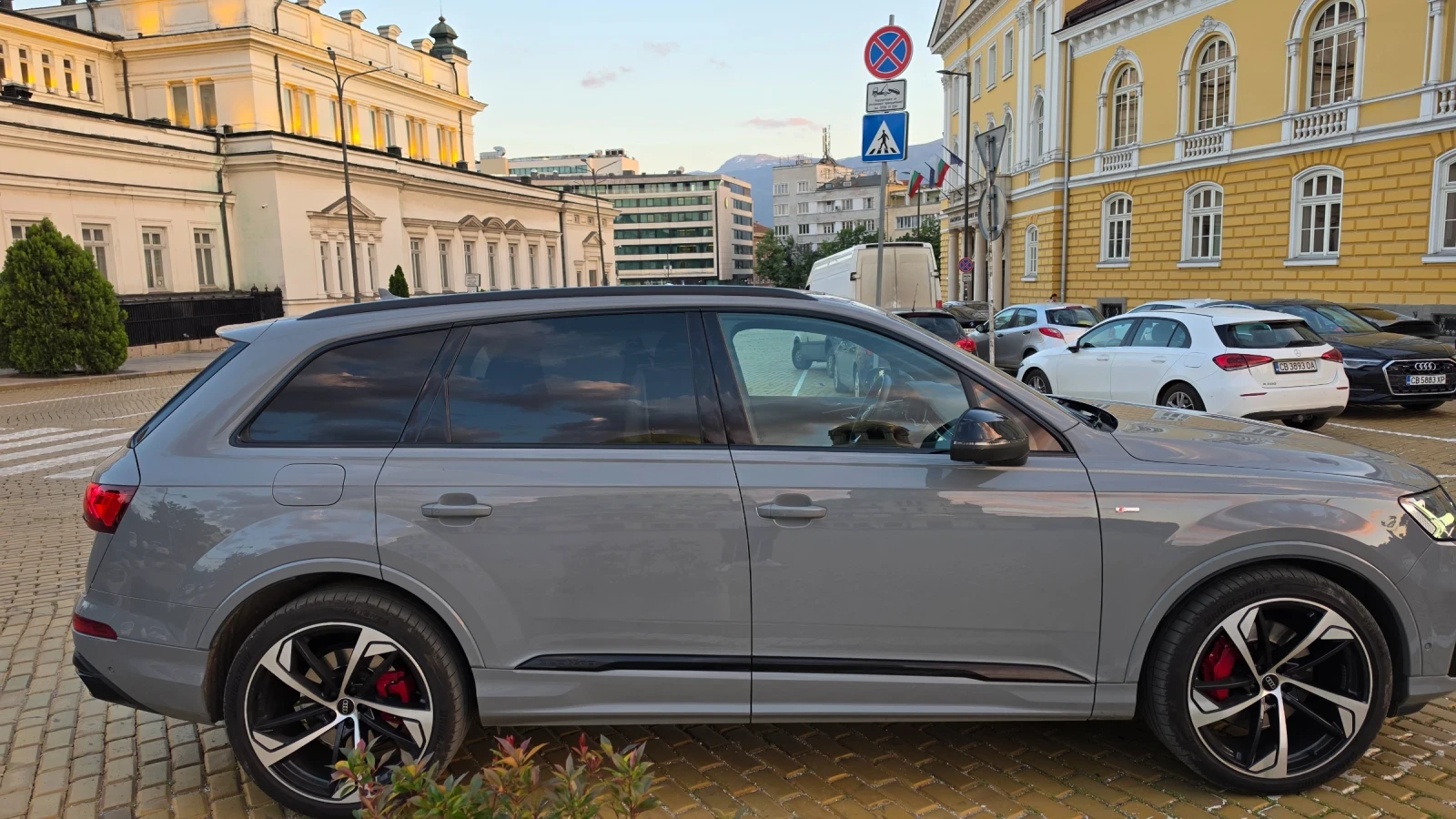 Audi Q7 S-line  7 места, снимка 7 - Автомобили и джипове - 56191927