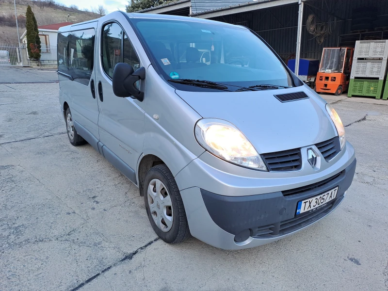 Renault Trafic, снимка 2 - Бусове и автобуси - 49564796