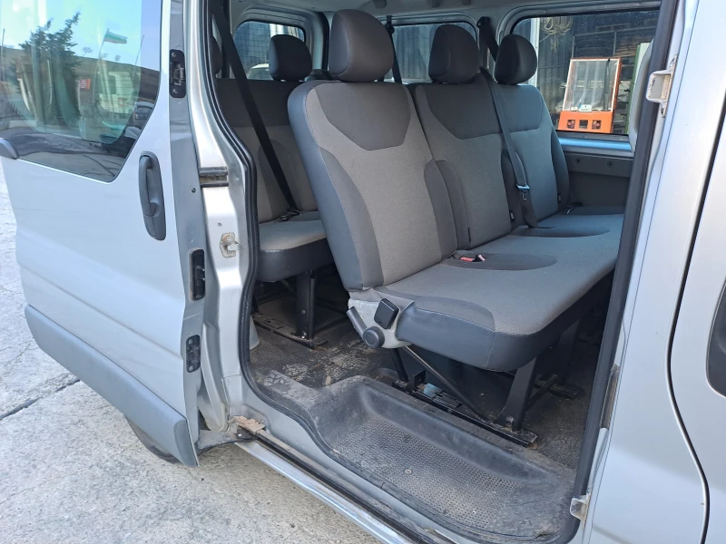 Renault Trafic, снимка 8 - Бусове и автобуси - 49564796