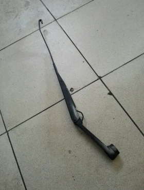 Рамо чистачка дясно Киа Каренс