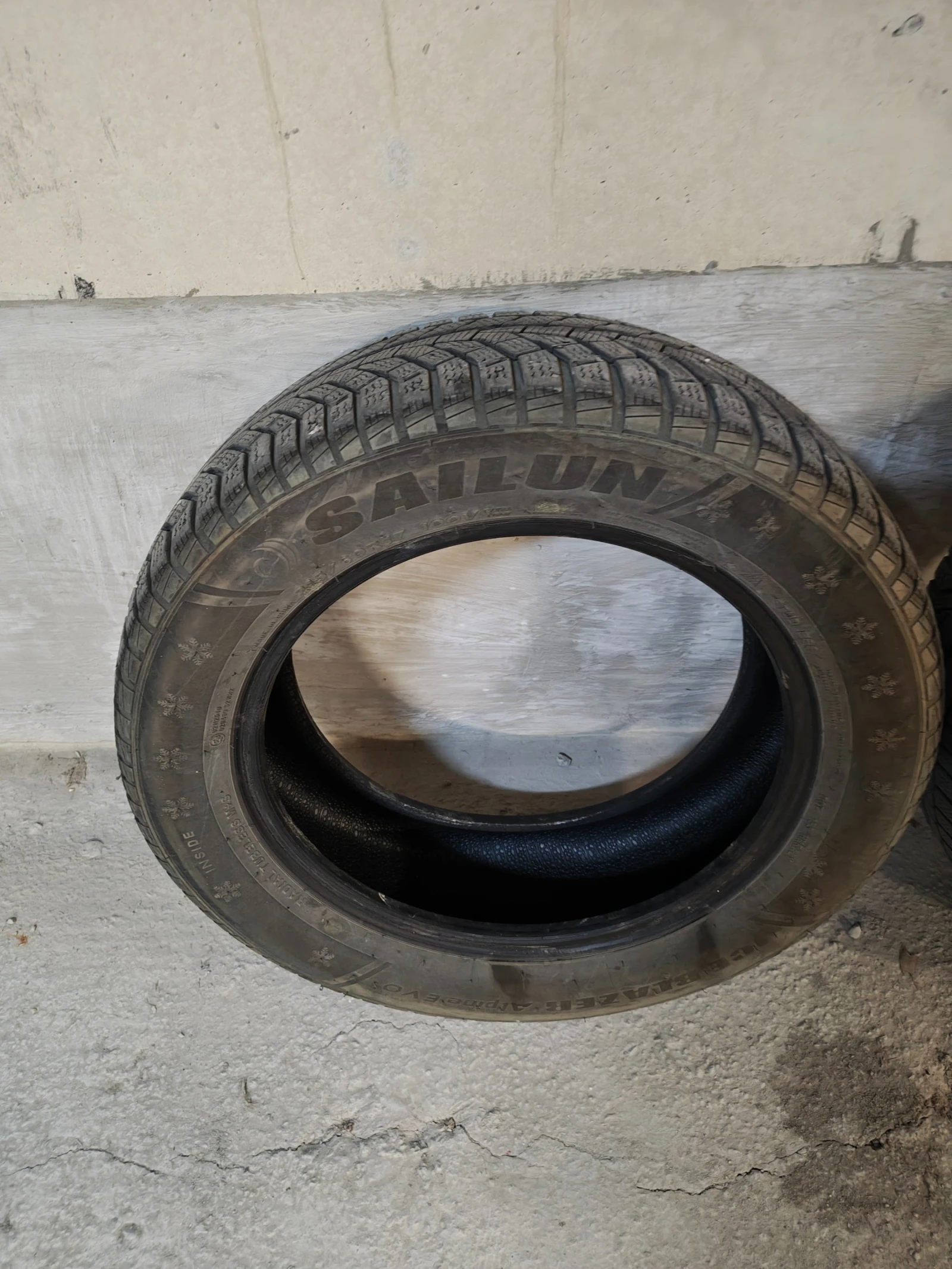Гуми Зимни 215/60R17, снимка 2 - Гуми и джанти - 55698134