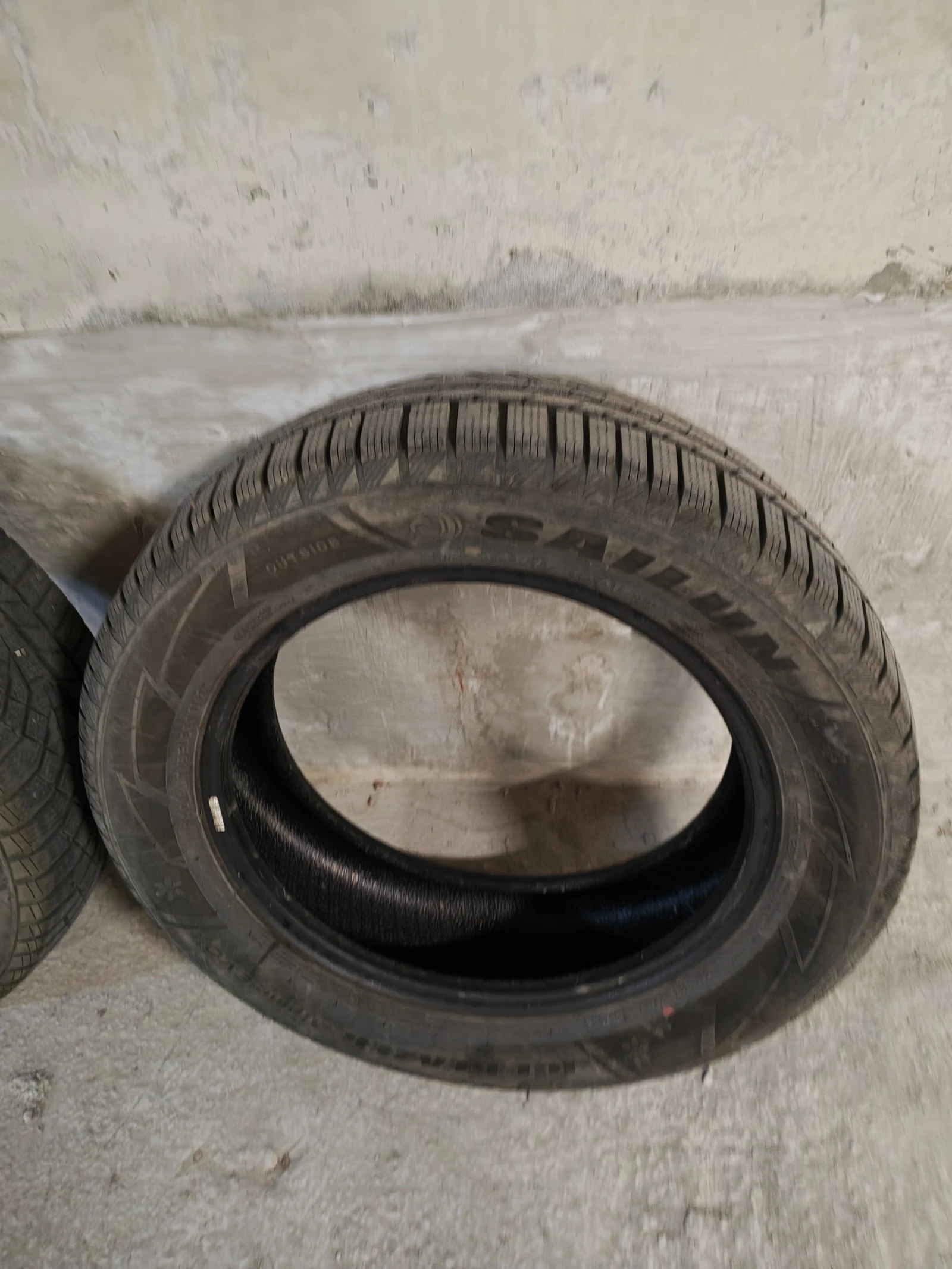 Гуми Зимни 215/60R17, снимка 5 - Гуми и джанти - 55698134
