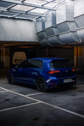 VW Golf R MK7.5 AKRAPOVIC ОТ Порше София, снимка 17