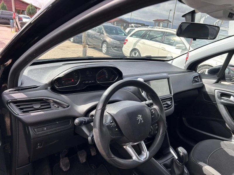 Peugeot 208 1.2i NAVI EURO 5 ЛИЗИНГ, снимка 11 - Автомобили и джипове - 43958085