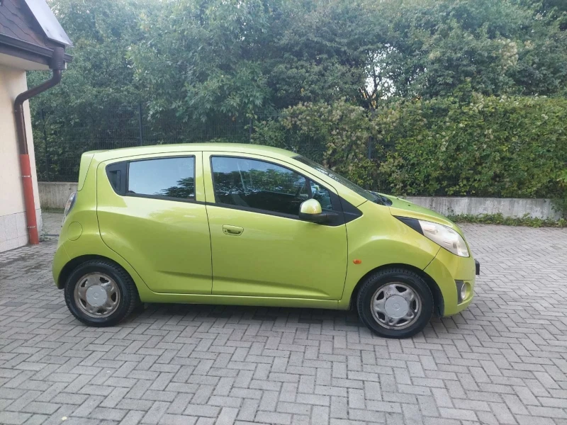 Chevrolet Spark, снимка 4 - Автомобили и джипове - 47418807