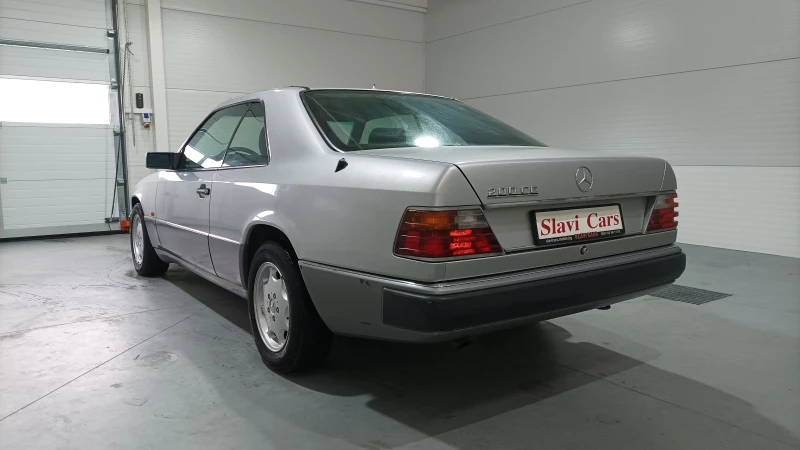 Mercedes-Benz 200 CE 2.0 i, снимка 8 - Автомобили и джипове - 47522825