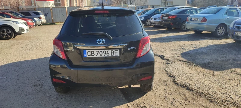 Toyota Yaris, снимка 2 - Автомобили и джипове - 48382782