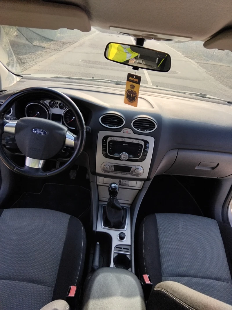 Ford Focus 1.6, снимка 7 - Автомобили и джипове - 49277253