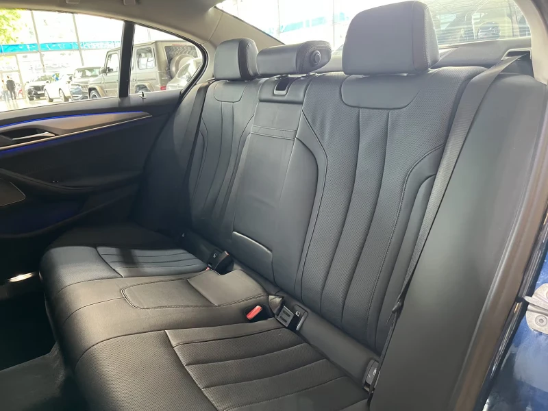 BMW 530 xDRIVE/286HP/LAD/WINTER/CAM/DIGITAL/727v, снимка 13 - Автомобили и джипове - 51917598