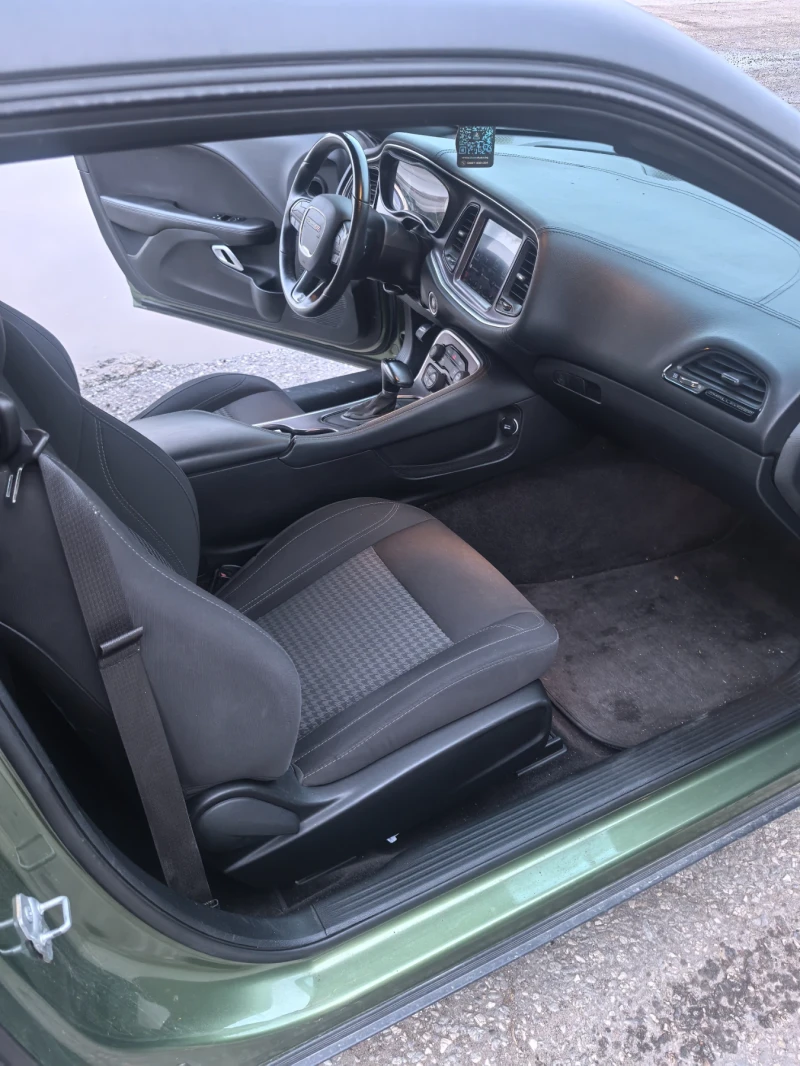 Dodge Challenger, снимка 10 - Автомобили и джипове - 52405584