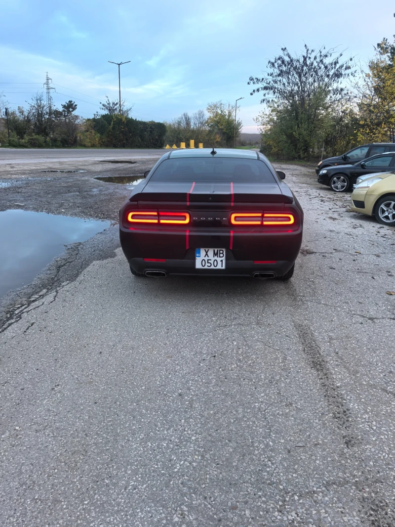 Dodge Challenger, снимка 4 - Автомобили и джипове - 52405584