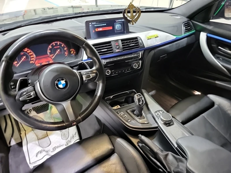 BMW 330 2.0L xDrive, снимка 6 - Автомобили и джипове - 52656488