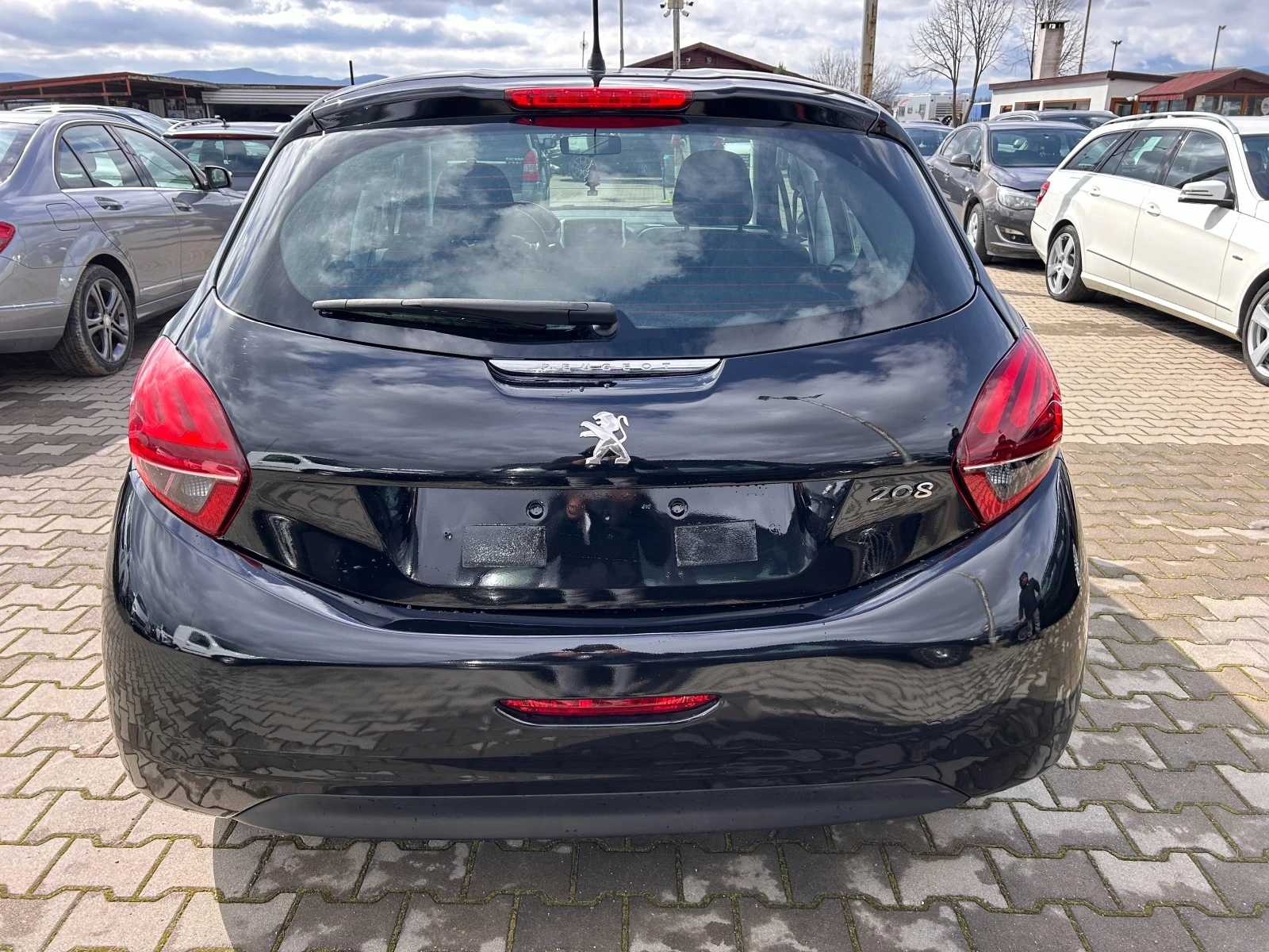 Peugeot 208 1.2i NAVI EURO 5 ЛИЗИНГ - изображение 7