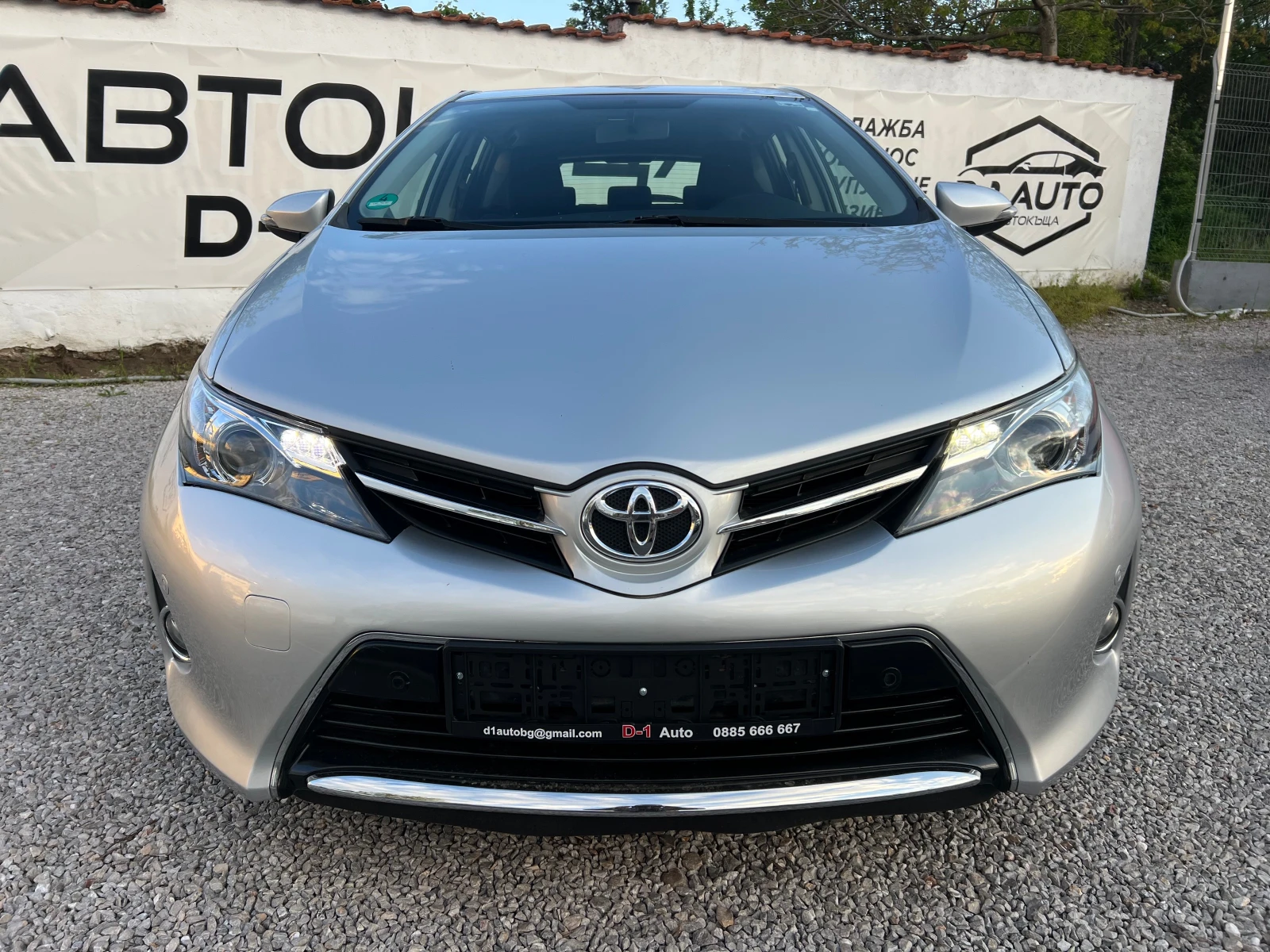 Toyota Auris 1.6-FULL - изображение 2