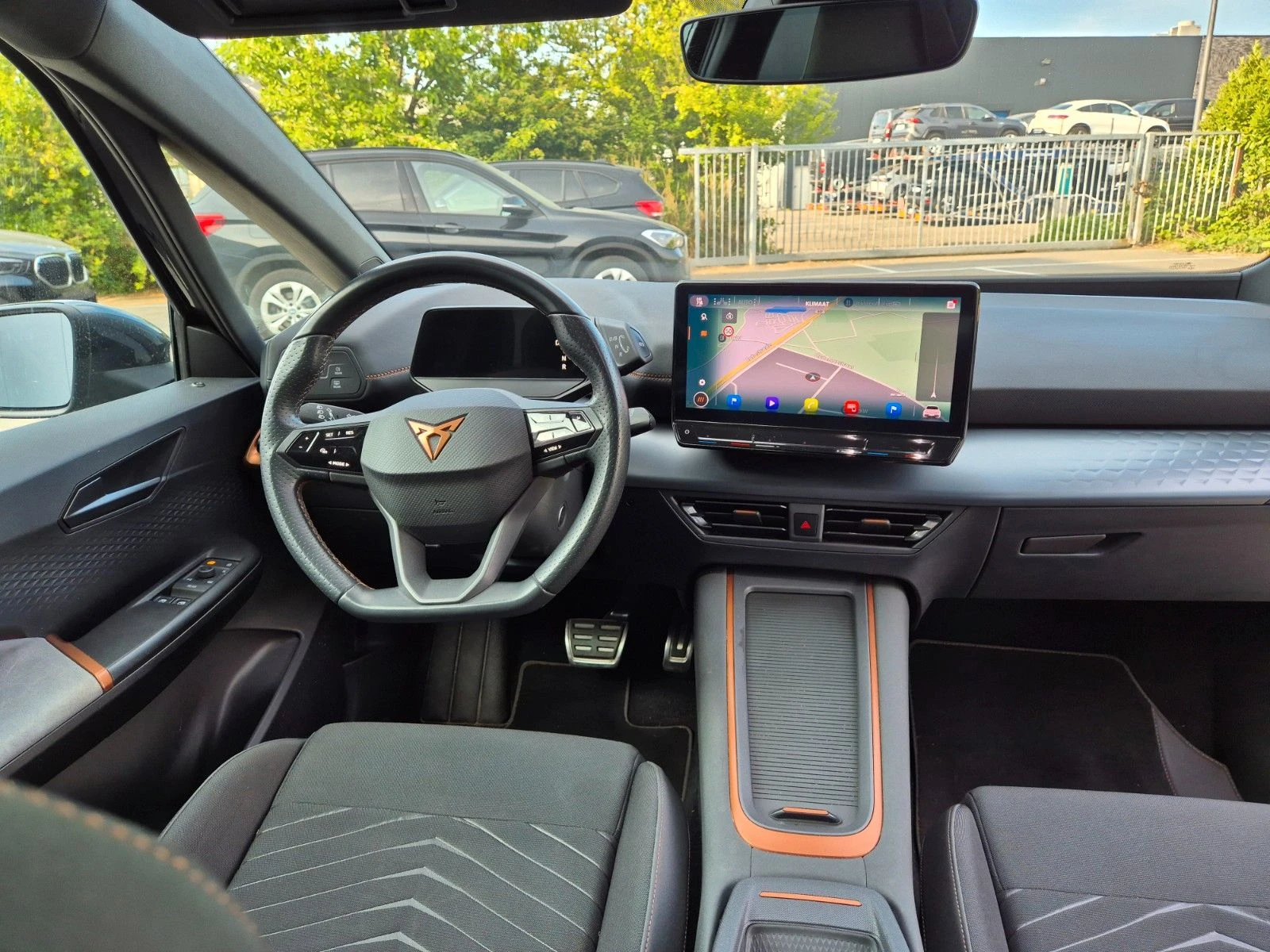 Cupra Born E-BOOST/231HP/CAM/NAVI/LED/AMBI/CARPLAY/KLESS/615v - изображение 8