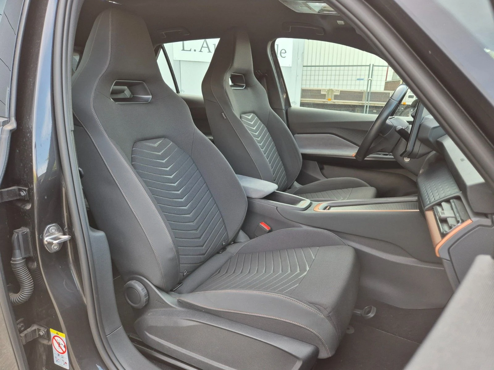 Cupra Born E-BOOST/231HP/CAM/NAVI/LED/AMBI/CARPLAY/KLESS/615v | Mobile.bg   11