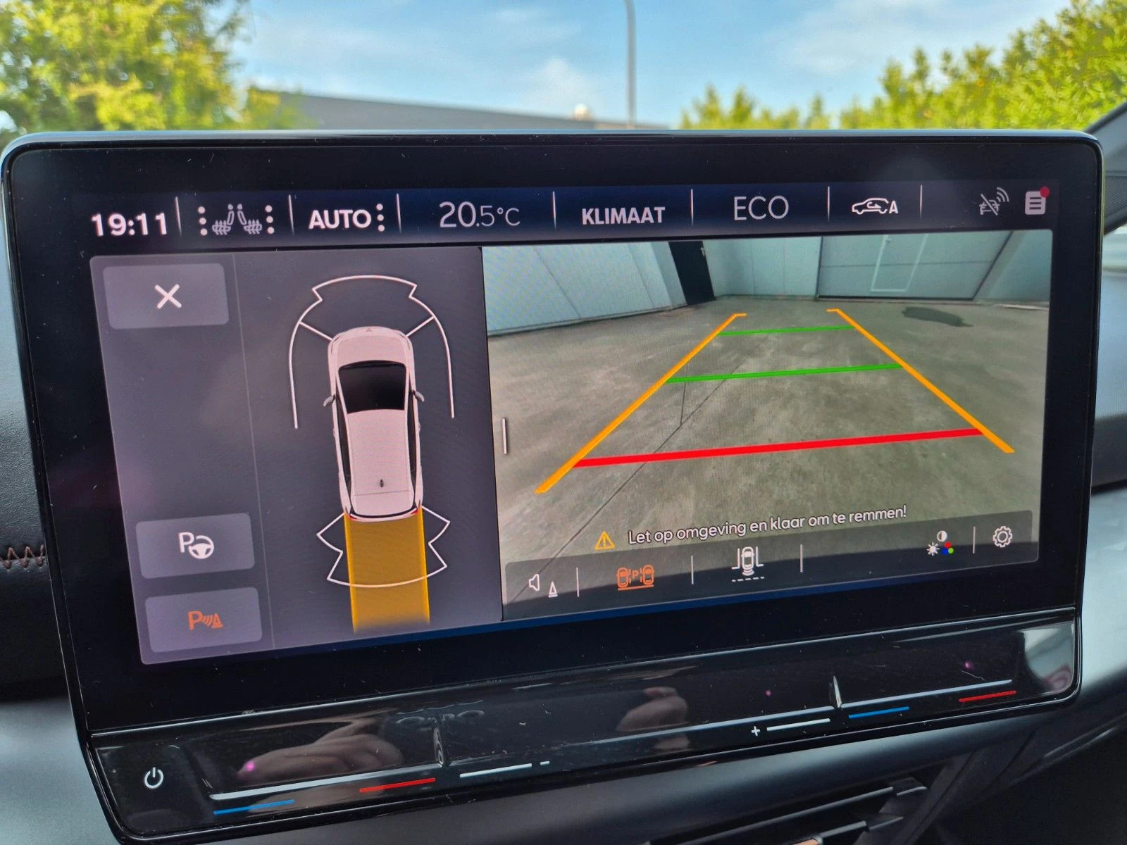 Cupra Born E-BOOST/231HP/CAM/NAVI/LED/AMBI/CARPLAY/KLESS/615v | Mobile.bg   15