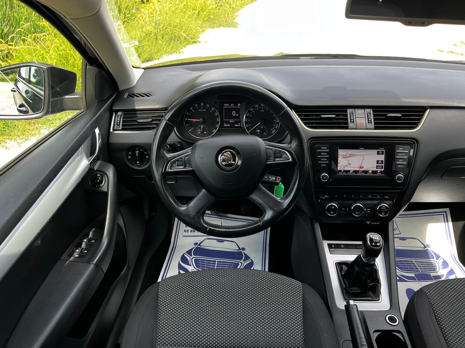 Skoda Octavia 1.6 TDI 4X4 6-SPEED - изображение 9