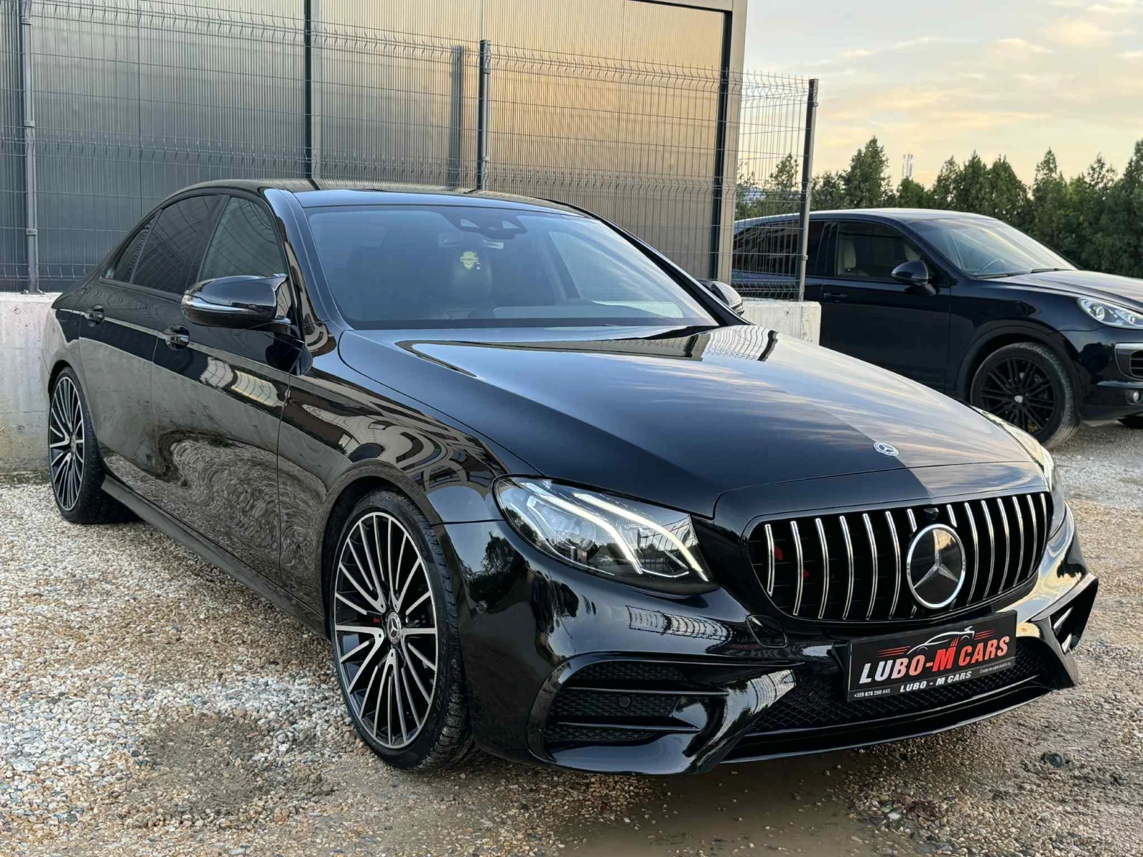 Mercedes-Benz E 220 D* 53 AMG* DIGITAL COCPIT* FULL* FULL*  - изображение 3