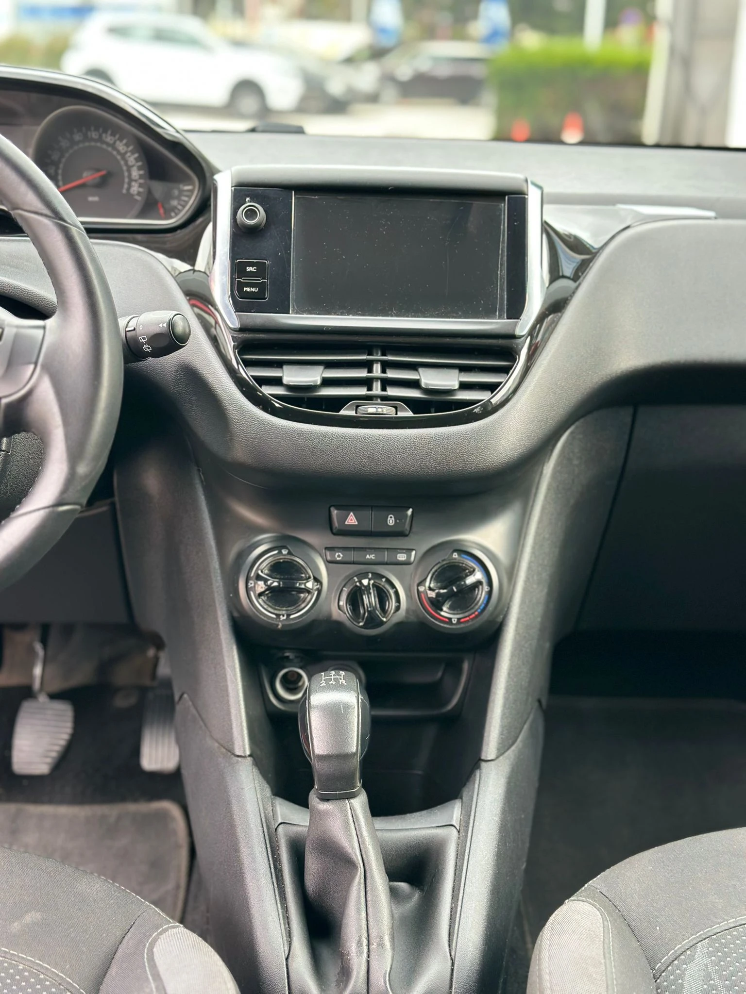 Peugeot 208 1.2/ 84 Active ТОП!, снимка 15 - Автомобили и джипове - 52104922