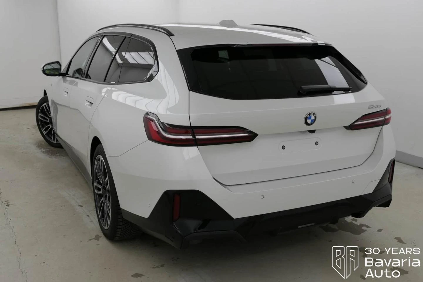 BMW 520 d Touring M Sport Paket Steptronic - изображение 2