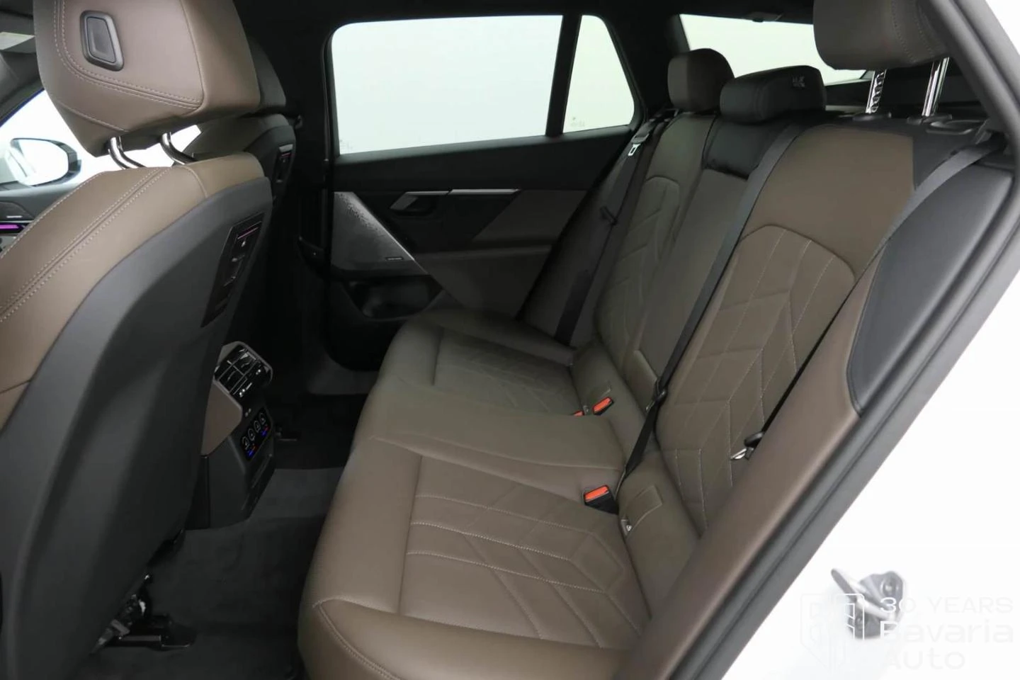 BMW 520 d Touring M Sport Paket Steptronic - изображение 8