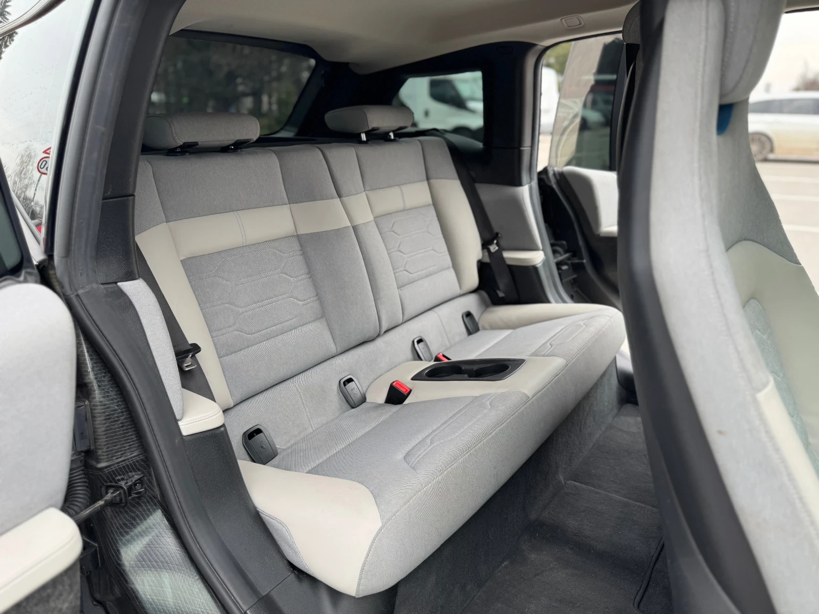 BMW i3 S , apple car play, thermopompa, distronic, снимка 17 - Автомобили и джипове - 53483594