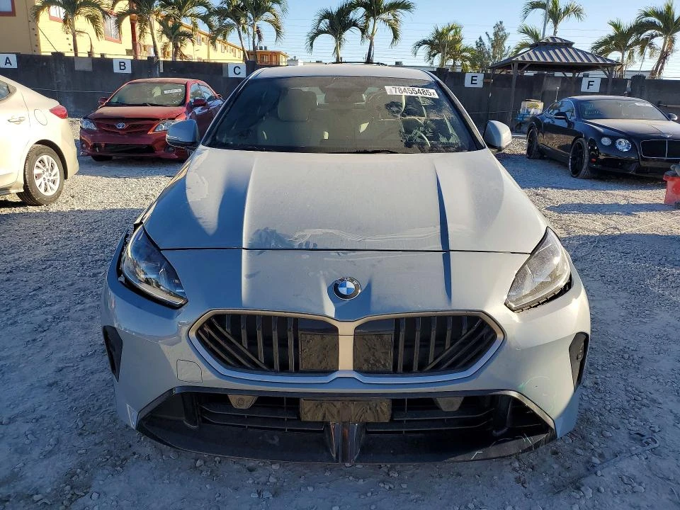 BMW 114 2.0L 4 Front-wheel Drive, снимка 5 - Автомобили и джипове - 53891395