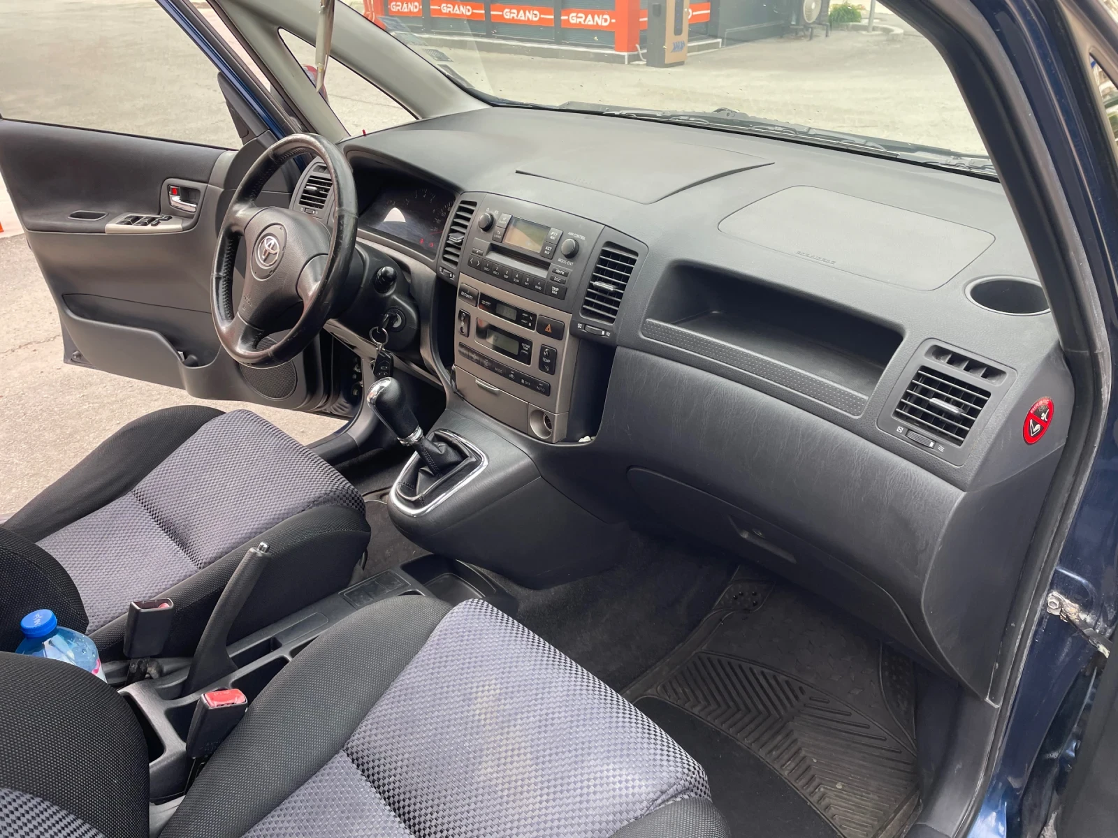 Toyota Corolla verso, снимка 4 - Автомобили и джипове - 54141819