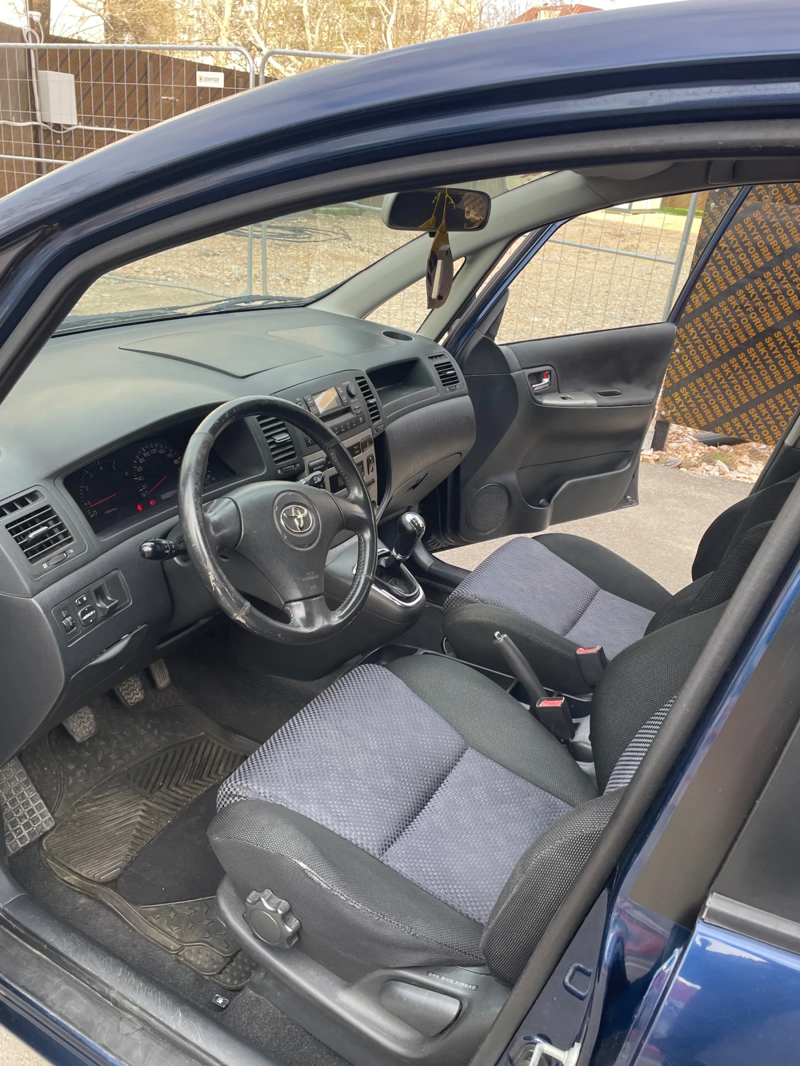 Toyota Corolla verso, снимка 8 - Автомобили и джипове - 54141819