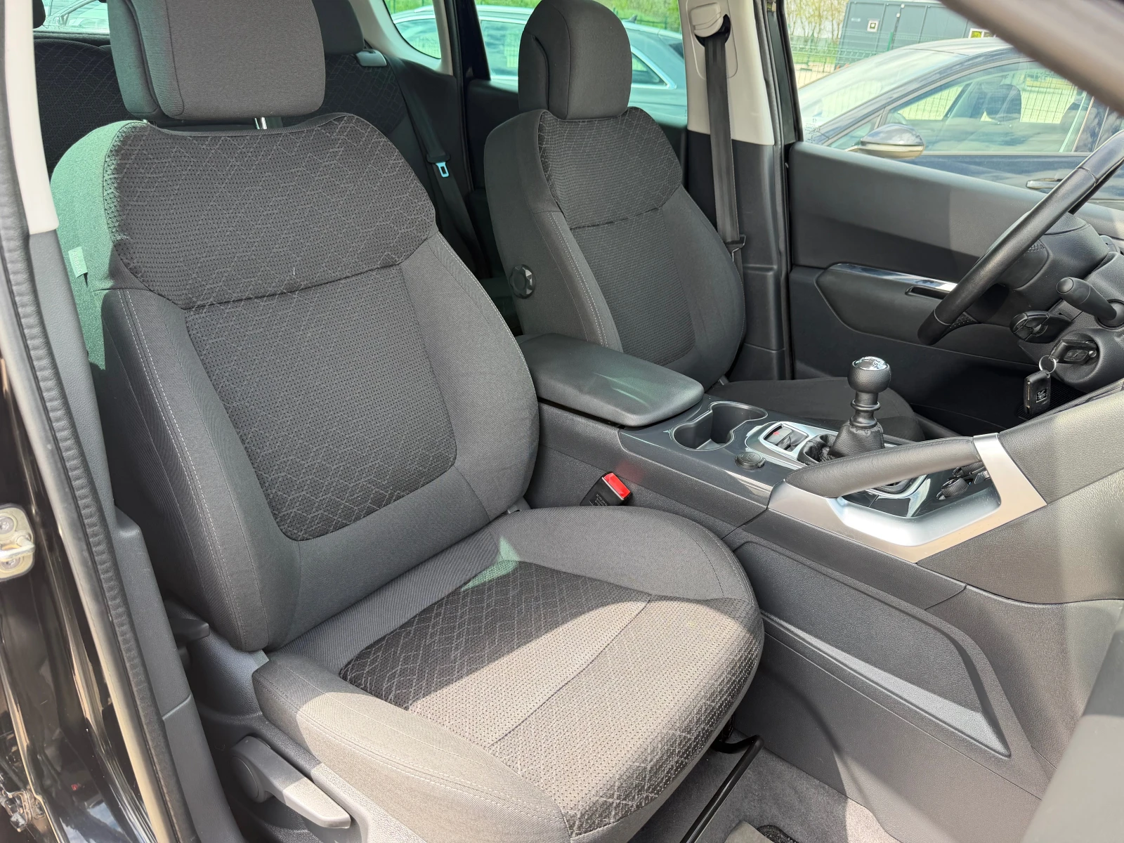 Peugeot 3008 FACELIFT BLUEHDI 120 SeS ALLURE (88KW) NAVI | Mobile.bg � ����������� 11