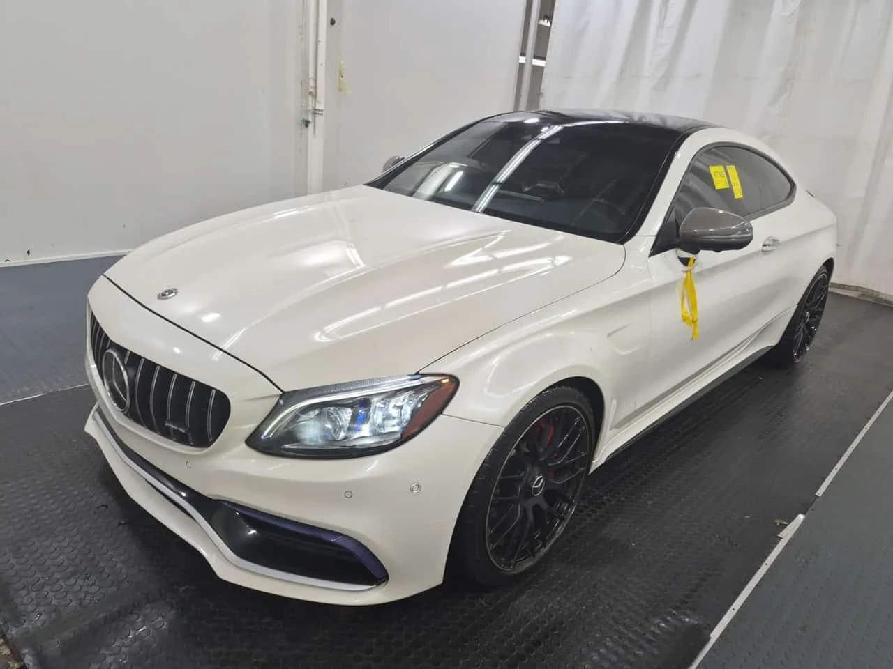 Mercedes-Benz C 63 AMG S| DISTRONIC| 360| BURMESTER| ПОДГРЕВИ| BUCKETS