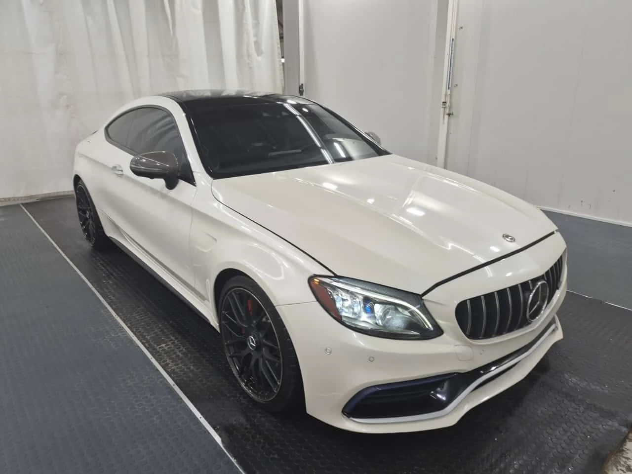 Mercedes-Benz C 63 AMG S| DISTRONIC| 360| BURMESTER| ПОДГРЕВИ| BUCKETS, снимка 2 - Автомобили и джипове - 54459951