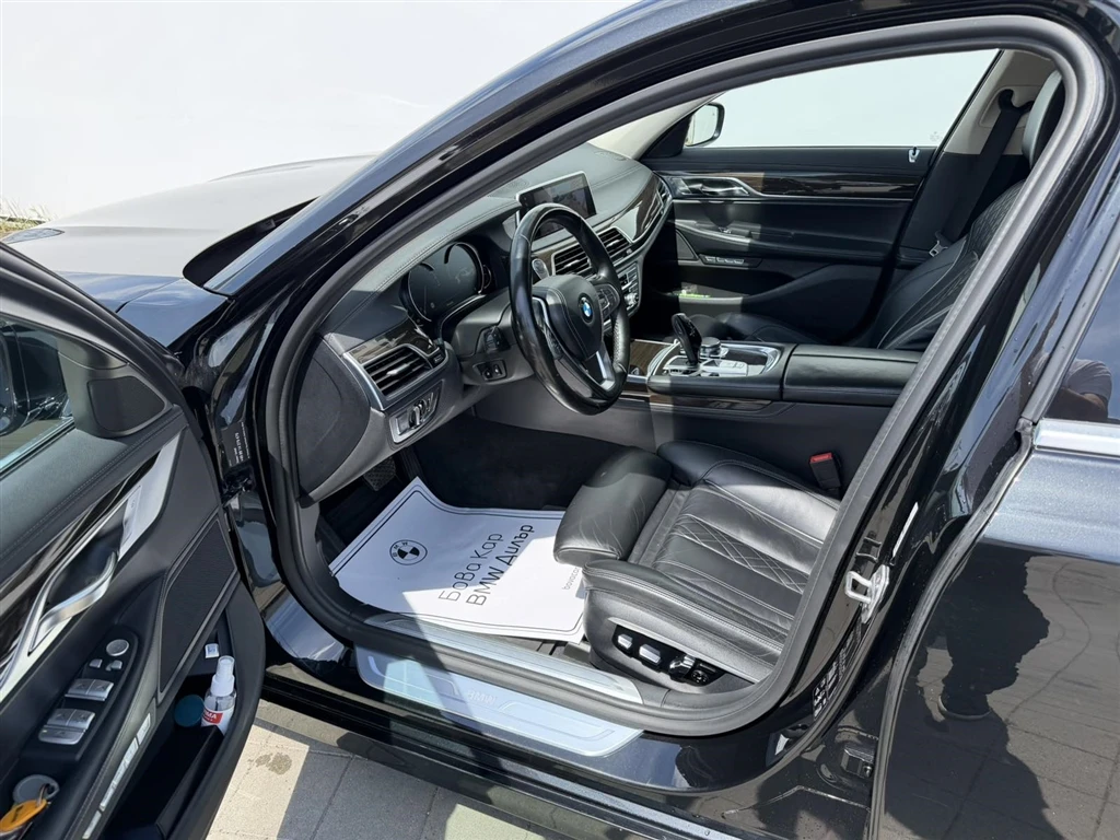 BMW 740 xDrive, снимка 7 - Автомобили и джипове - 54603818
