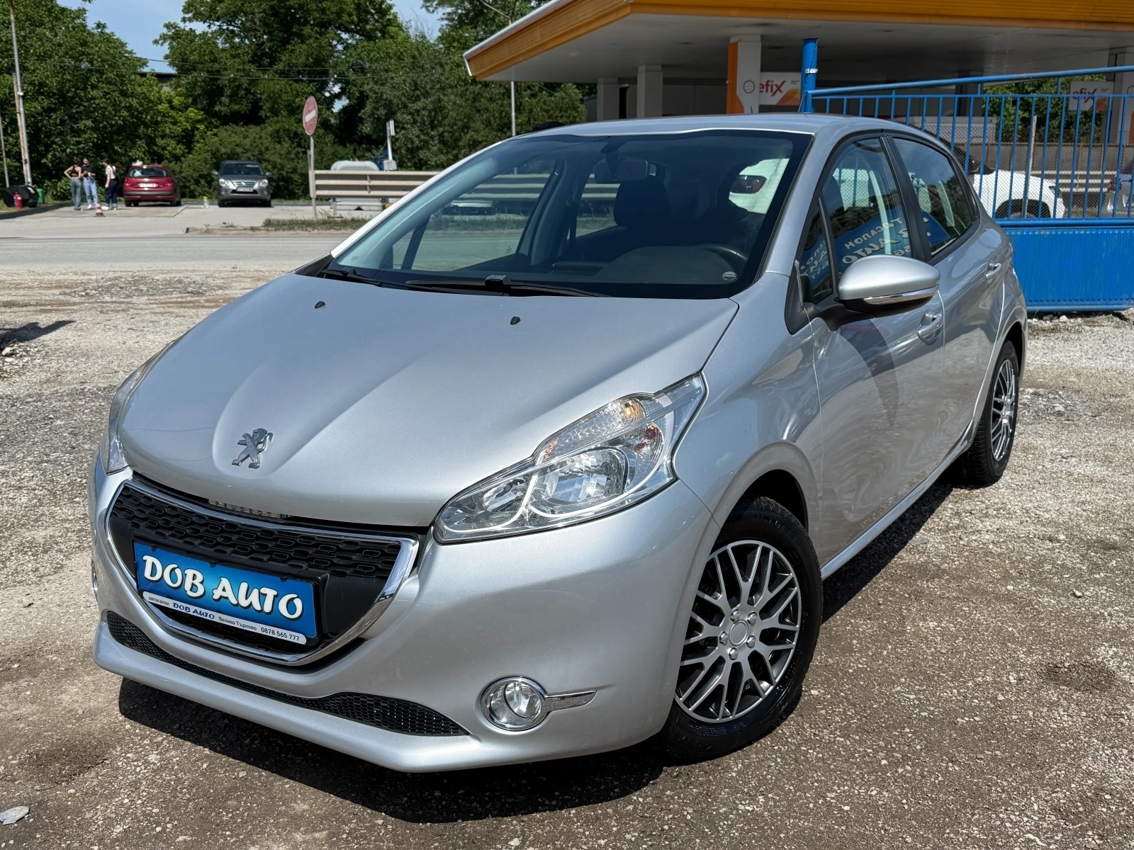 Peugeot 208 1.4i газов инжекцион-мулти медия-климатик-ел пакет
