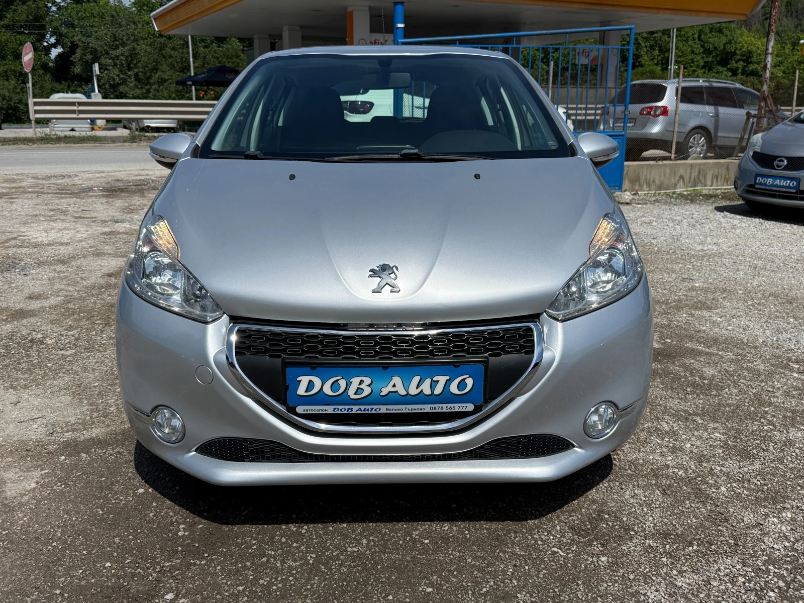 Peugeot 208 1.4i газов инжекцион-мулти медия-климатик-ел пакет, снимка 2 - Автомобили и джипове - 54762952