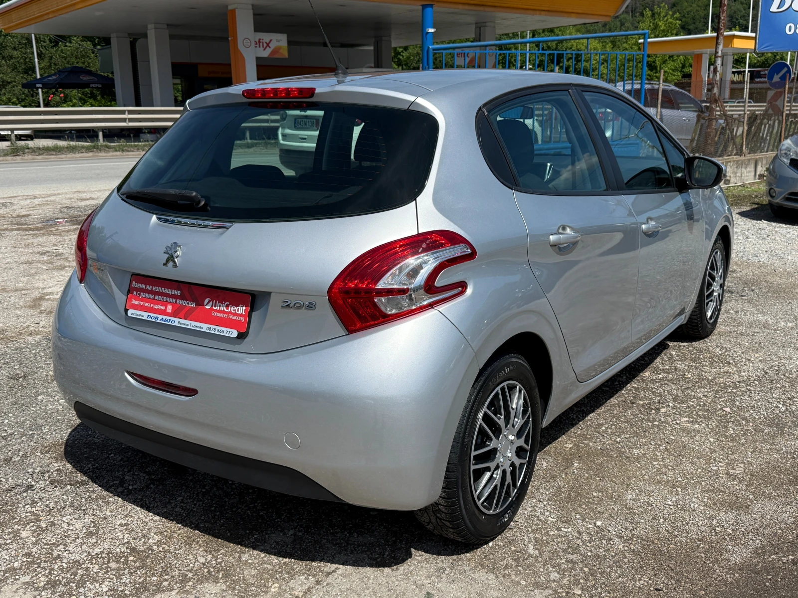 Peugeot 208 1.4i газов инжекцион-мулти медия-климатик-ел пакет, снимка 6 - Автомобили и джипове - 54762952