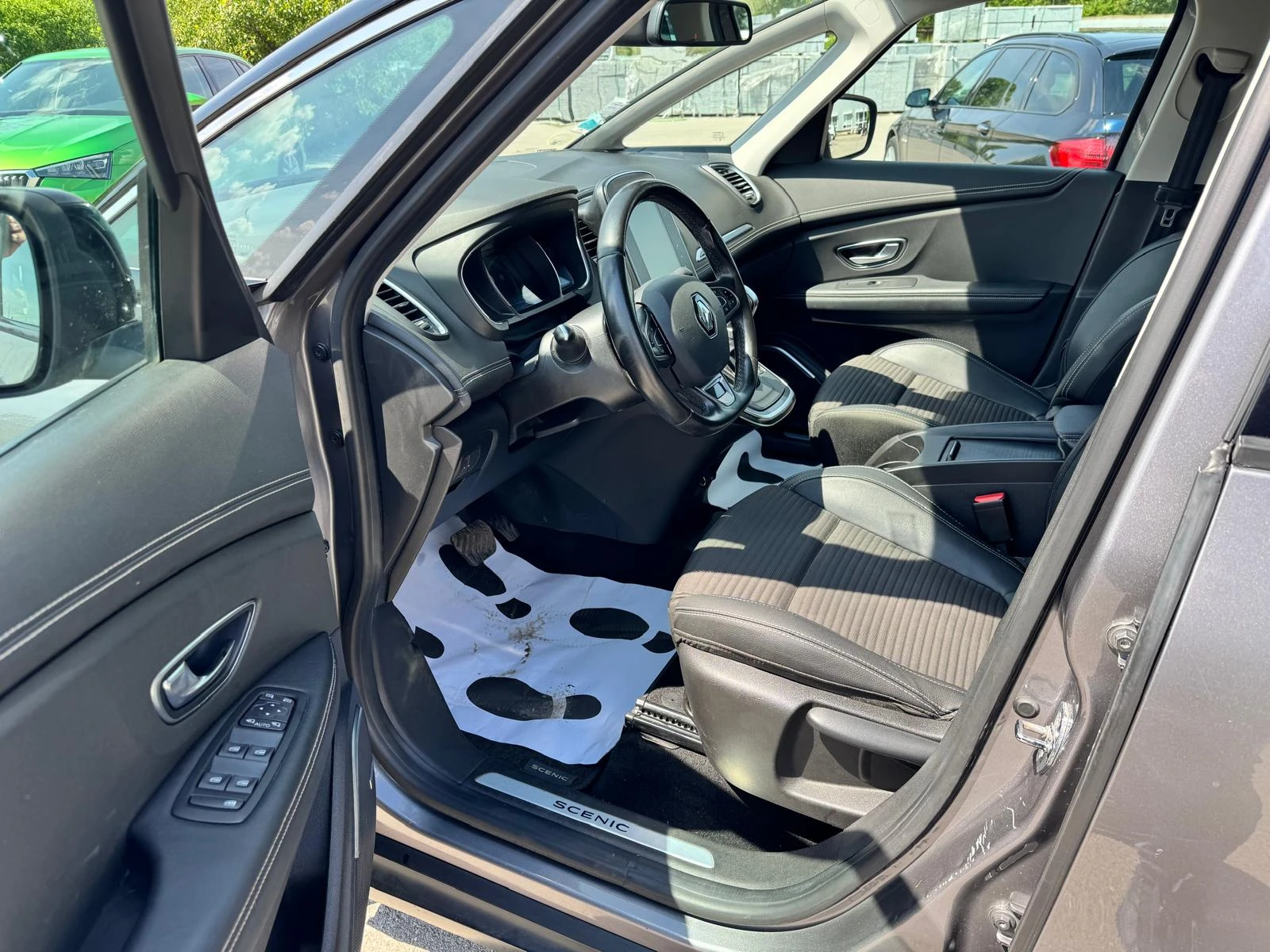Renault Scenic 1.6dCI-160-AUTOMATIC7-кожа-NAVI-, снимка 14 - Автомобили и джипове - 55016224