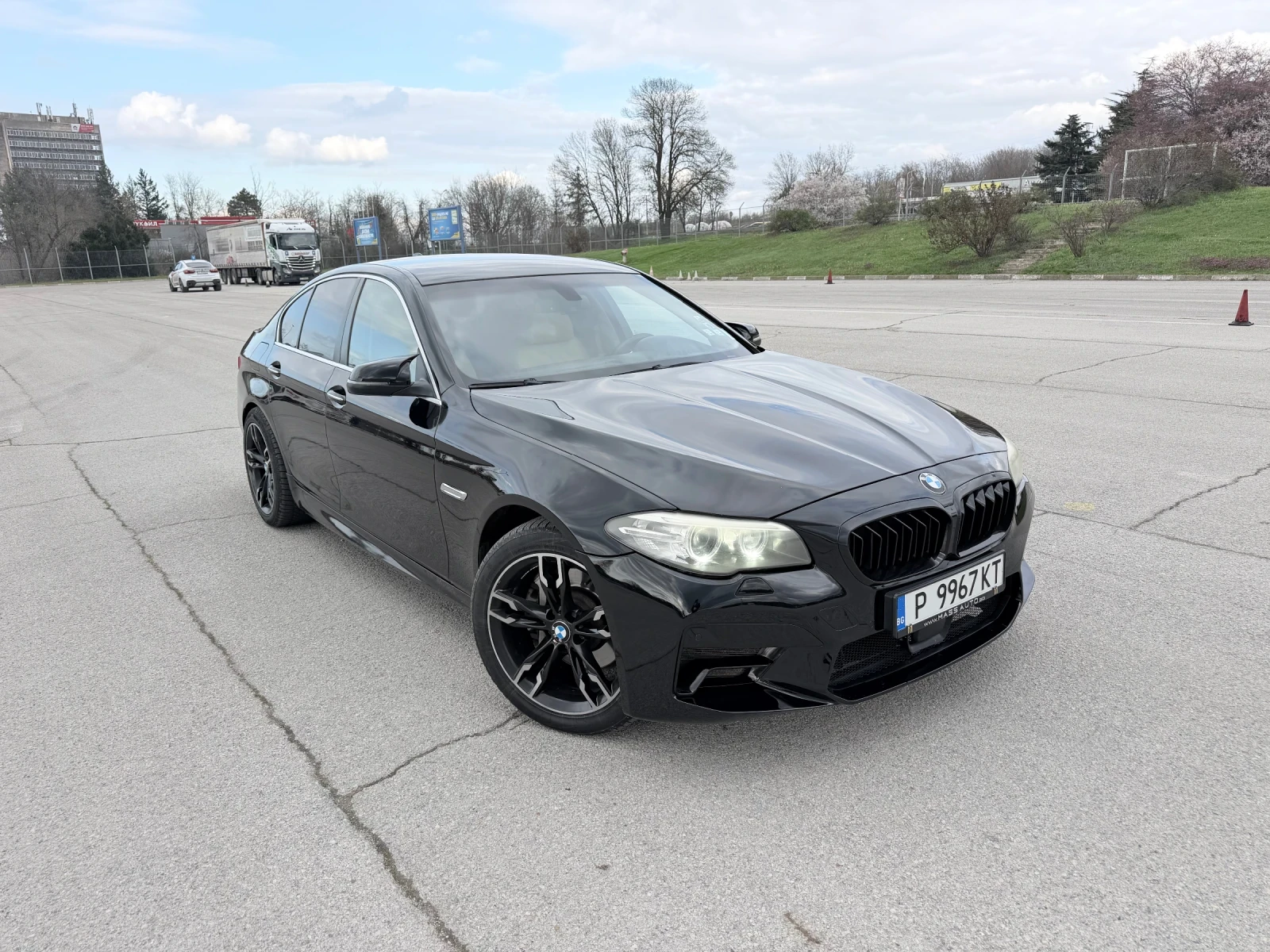 BMW 530 Facelift/M-Packet/ТОП ТОП/БАРТЕР/ЛИЗИНГ!, снимка 3 - Автомобили и джипове - 55430833