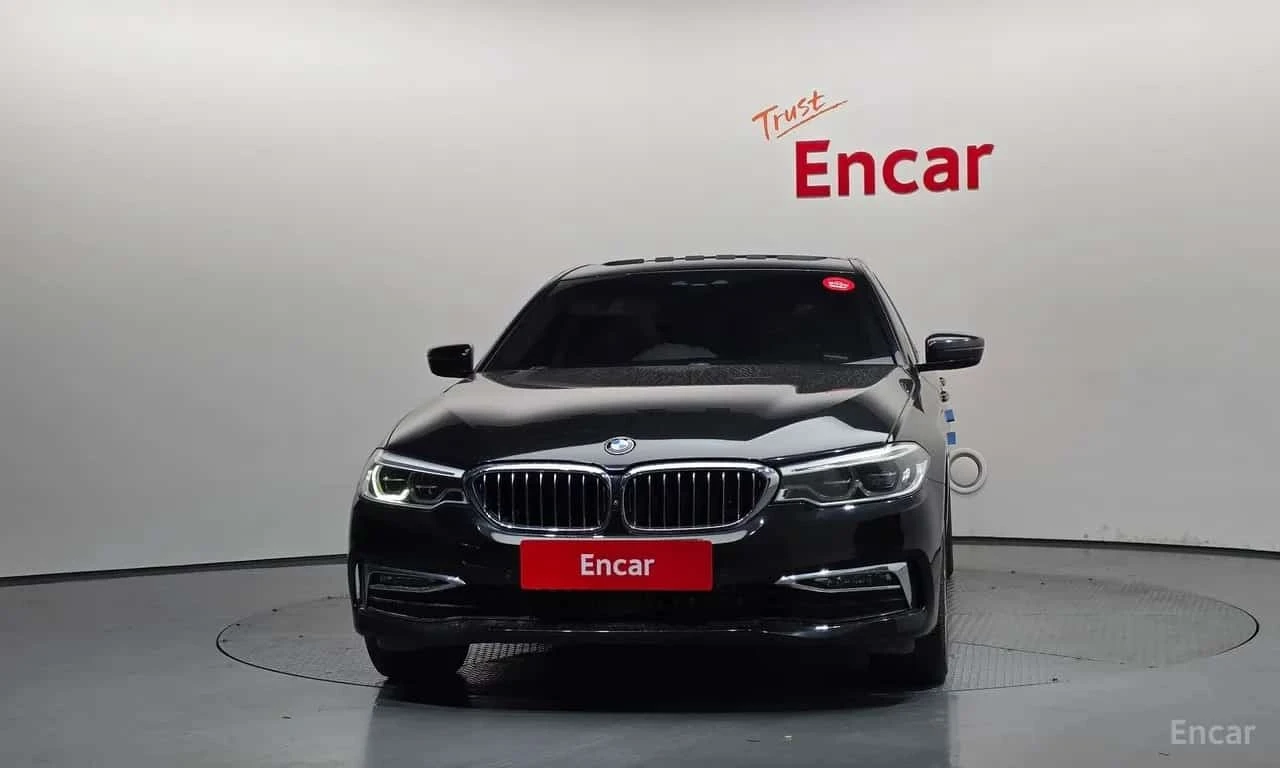 BMW 540 / ДИСТРОНИК / ОБДУХВАНЕ / 360 / АВТОКРЕДИТ, снимка 3 - Автомобили и джипове - 56198881