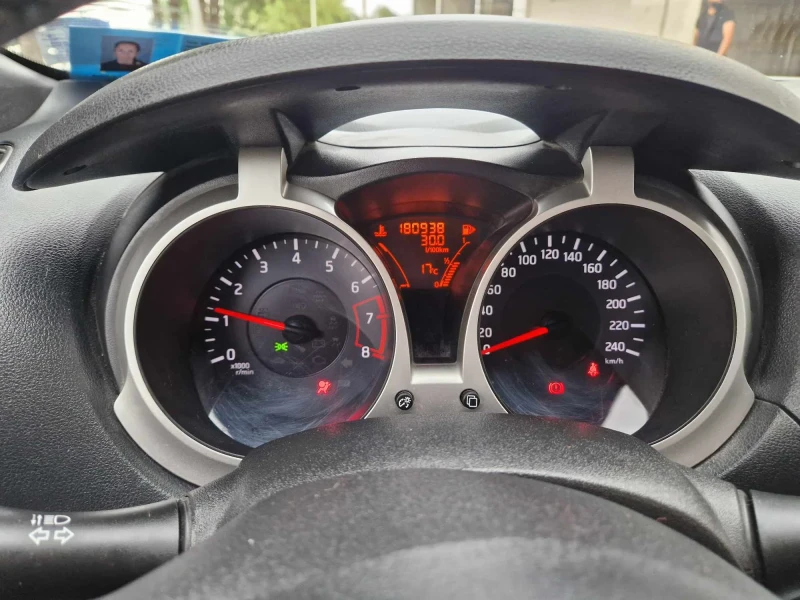 Nissan Juke, снимка 13 - Автомобили и джипове - 47316068