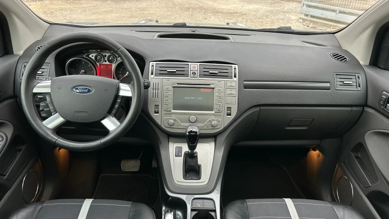 Ford Kuga 2.0TDCI-163к.с.-ПАНОРАМА-NAVI-Key less-ВНОС ИТАЛИЯ, снимка 12 - Автомобили и джипове - 48889344