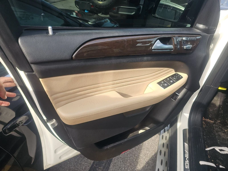 Mercedes-Benz GLE 43 AMG 4MATIC, снимка 14 - Автомобили и джипове - 53270147