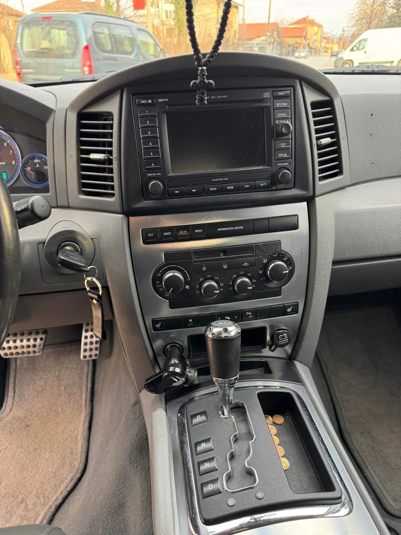 Jeep Grand cherokee 6.1 SRT - изображение 8