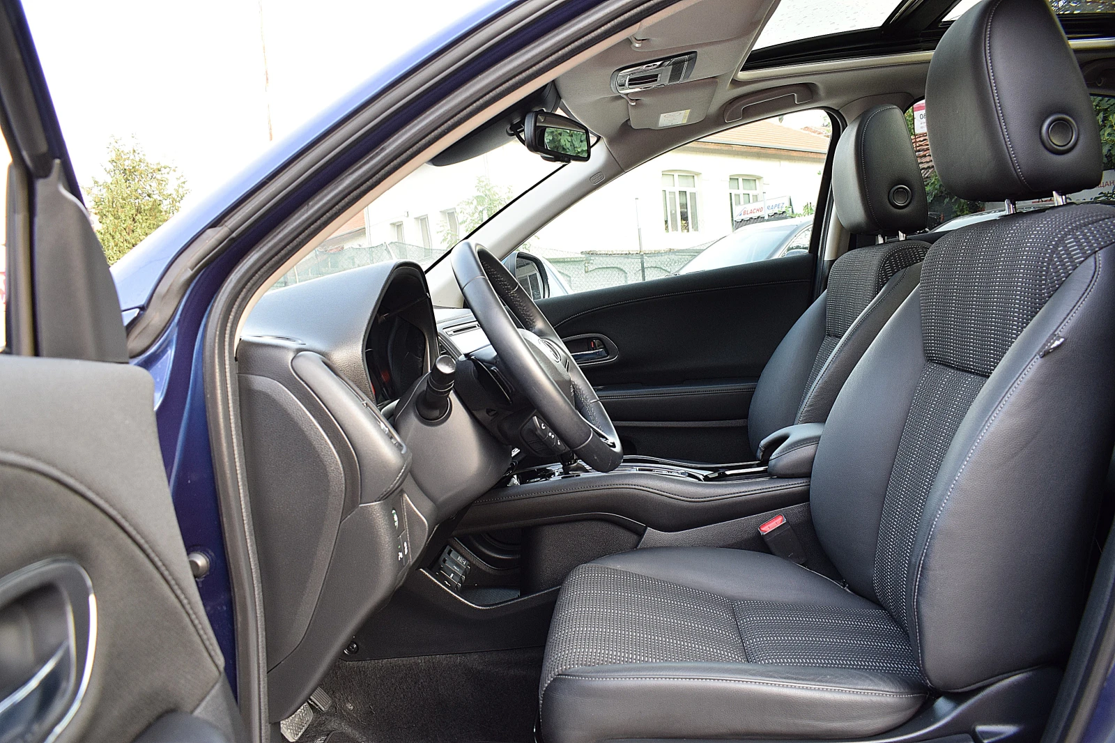 Honda Hr-v 1.5/Швейцария/Панорама/Автоматик/Лед/Нави/Кожа  - изображение 7