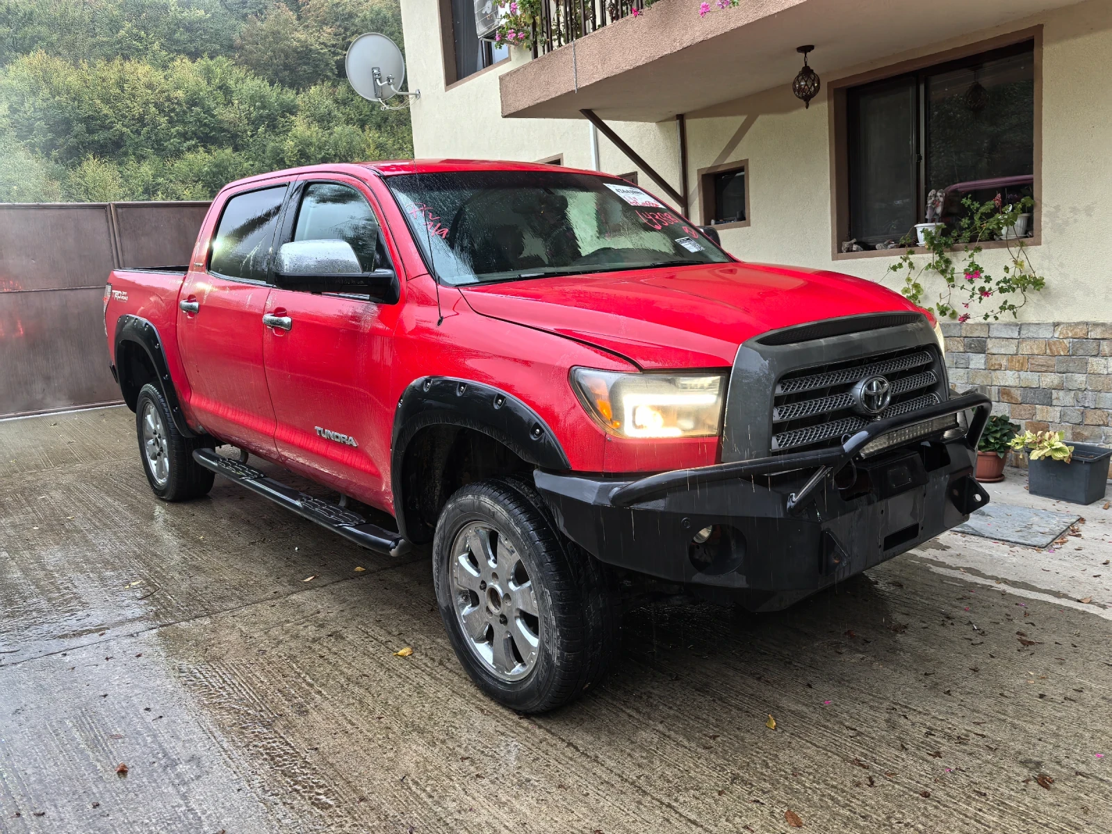 Toyota Tundra 5.7 4х4  - изображение 2