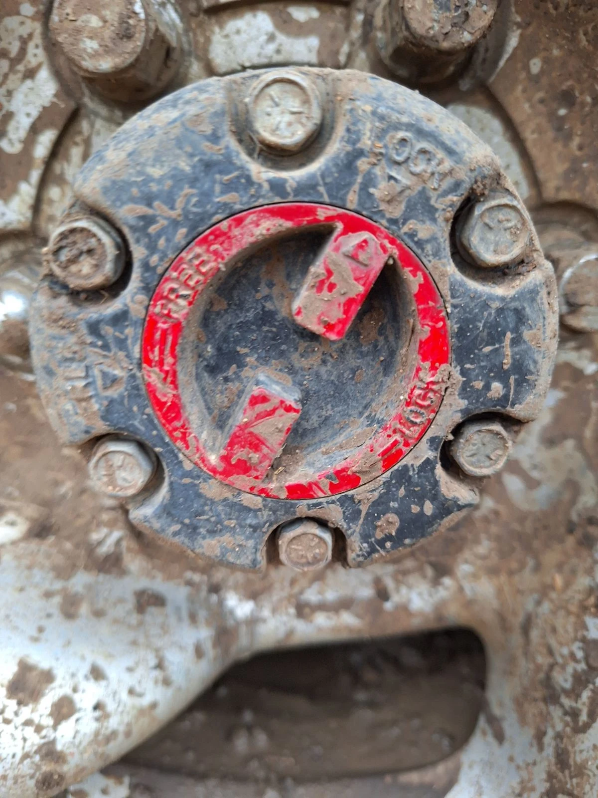 Isuzu Trooper ПИКАПА Е ПЕРФЕКТЕН ОБСЛУЖЕН ОТ-ДО БРАКУВАН  - изображение 6